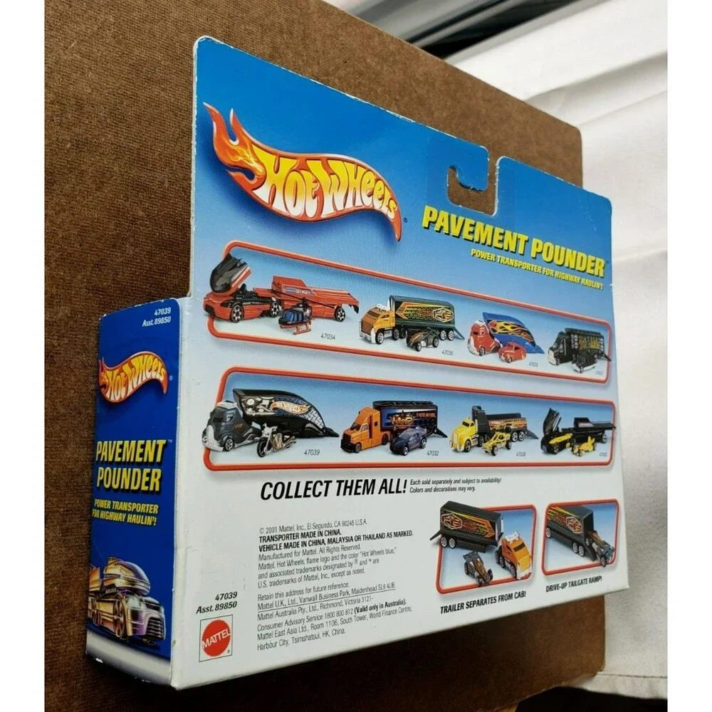 Hot Wheels PAVEMENT POUNDERS CABOVER TRUCK & SCHORCHIN' SCOOTER #47039 Groupe 13